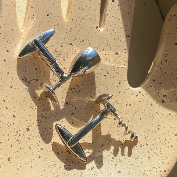 Men’s wine glass and corkscrew silver tone cufflinks - Picture 5 of 5